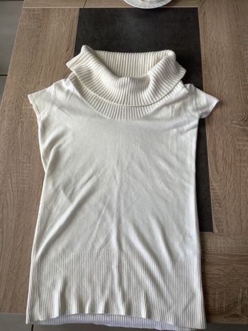 Pull T1 longueur 68 cm aisselles à aisselles 38 cm