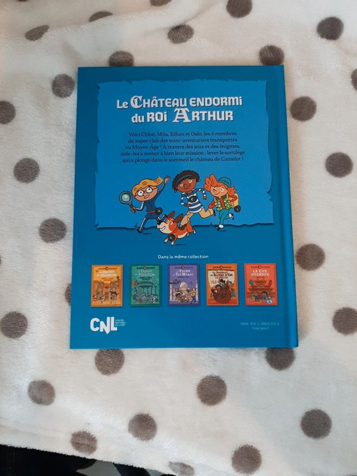 Livre le château endormi du roi arthur - photo numéro 2