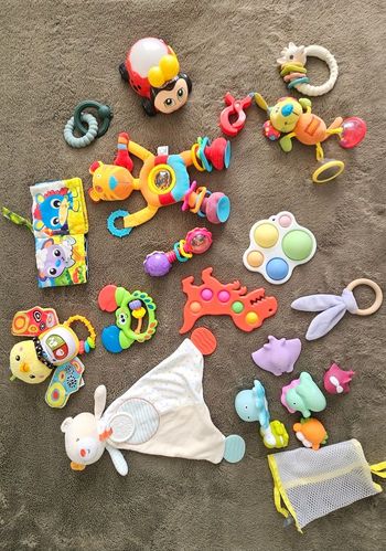 Lot jouets d'éveil premier âge