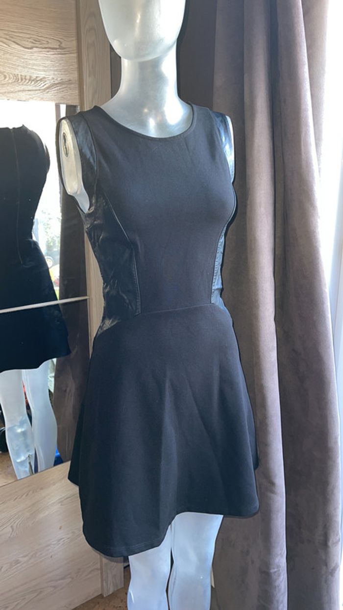 Jolie robe taille XS - photo numéro 6