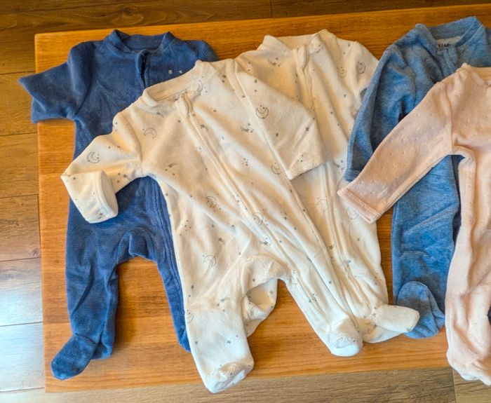 Lot de 6 pyjamas neufs jamais portés - photo numéro 2