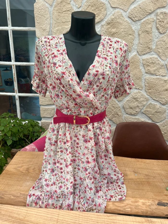 Robe d'été fleurs beige rose rose beige Emma Ella volanté - photo numéro 5