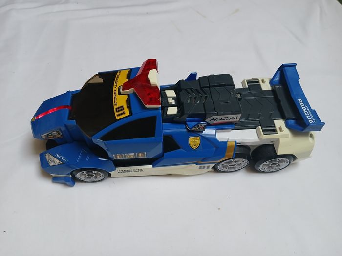 Voiture de police - photo numéro 6