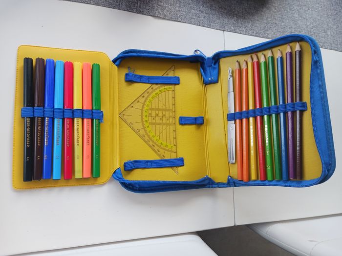 trousse multicolore garnie - photo numéro 2