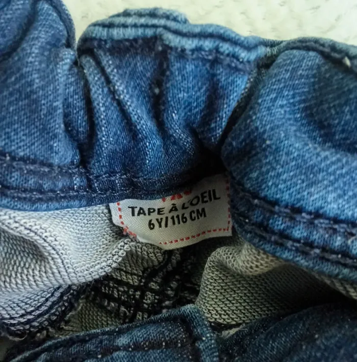 Short en jeans garçon ⭐ très bon état ⭐ Taille 6 ans ⭐ tape a l'oeil - photo numéro 2