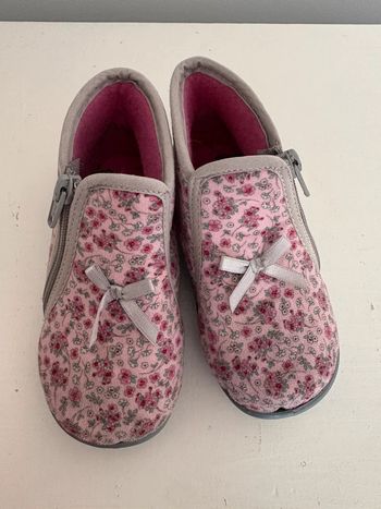 Chaussons fleuris Tooti – taille 22 – bon état