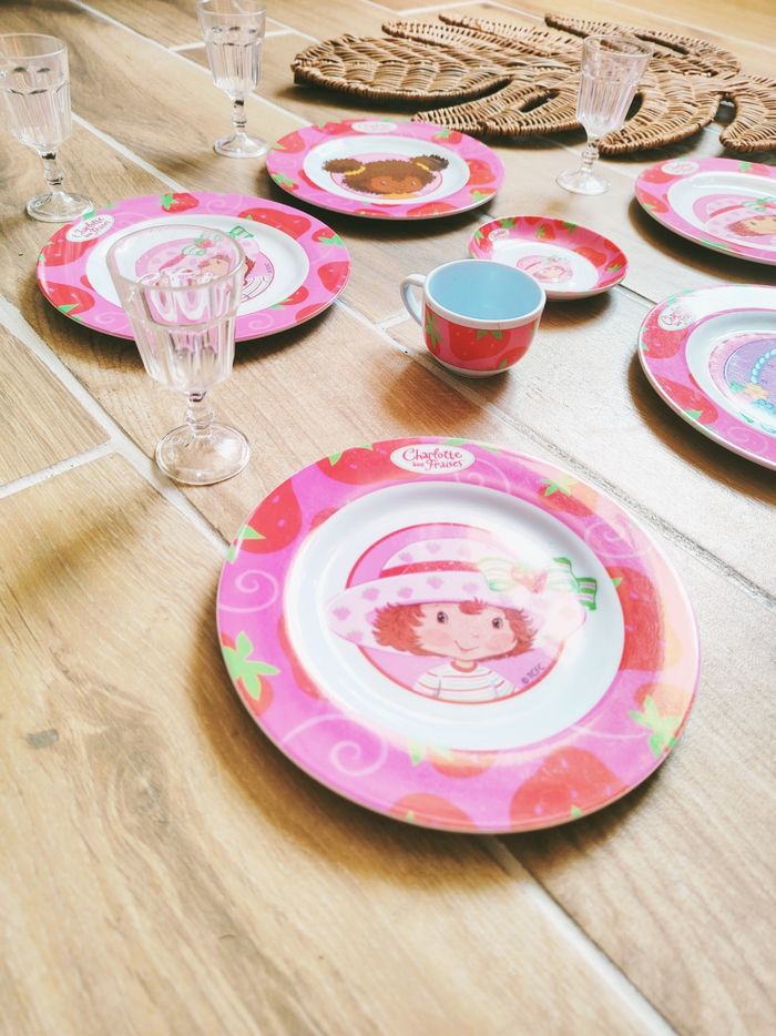 🍓Dinette vaisselle Charlotte aux fraises en melaminé - photo numéro 3
