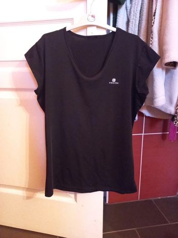 Tee-shirt Domyos S noir état neuf
