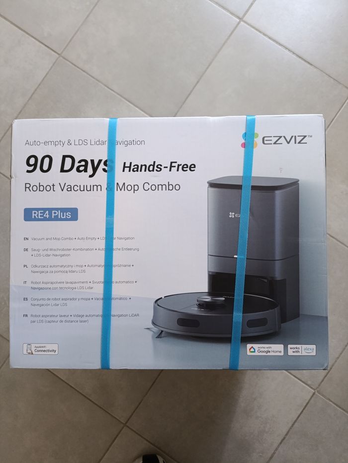 Robot aspirateur+ station neuf non ouvert