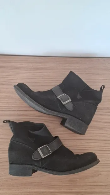 Bottes noires tout cuir - Texto - très bon état - LE basique a avoir ! 🥰