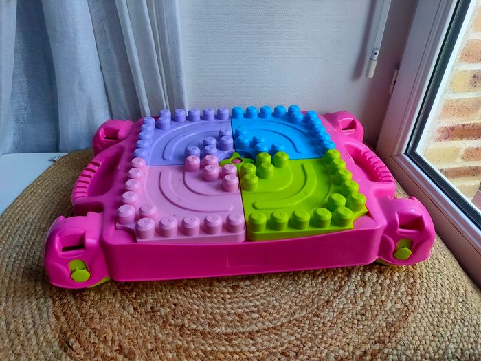 Table  Méga Bloks rose - photo numéro 8