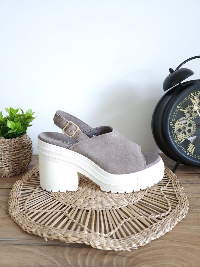 Sandales à talons compensés en daim Taupe Converse Pointure 42 - photo numéro 5
