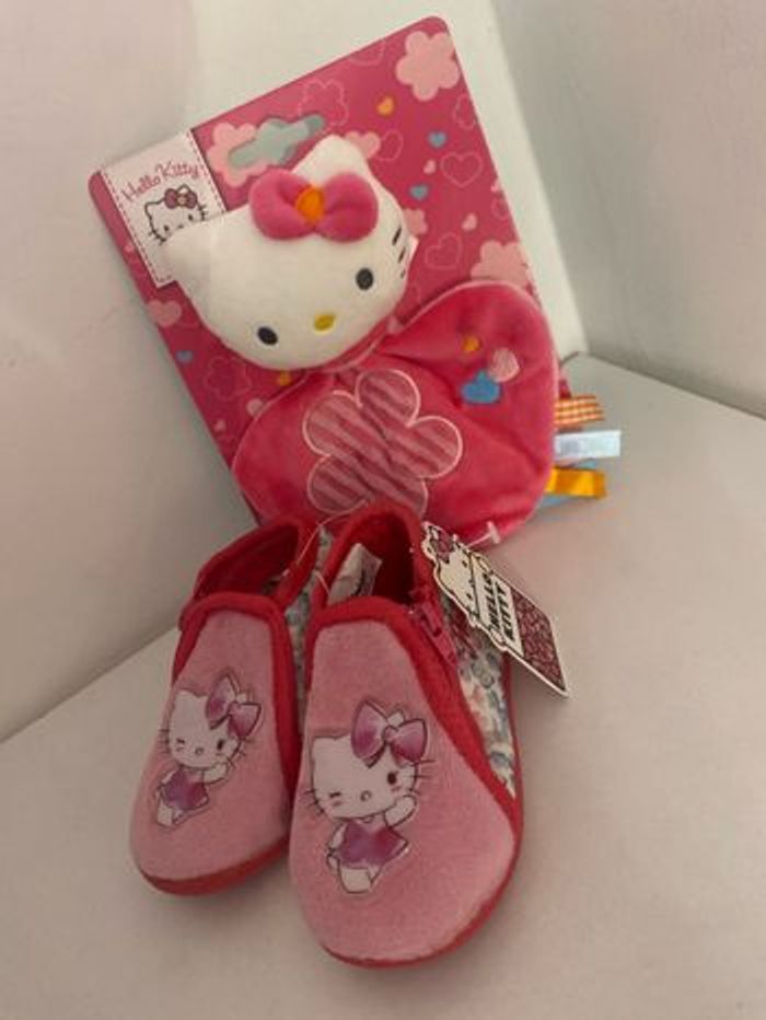 Lot  Hello kitty : chausson et doudou