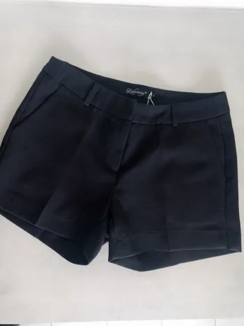Magnifique short noir habillé ceintré style chinos T.1 Lulumary