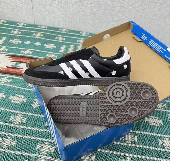 Baskets Adidas - photo numéro 5