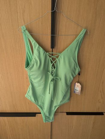 Maillot de bain vert brillant taille L