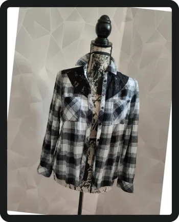 Chemise noire et blanche
