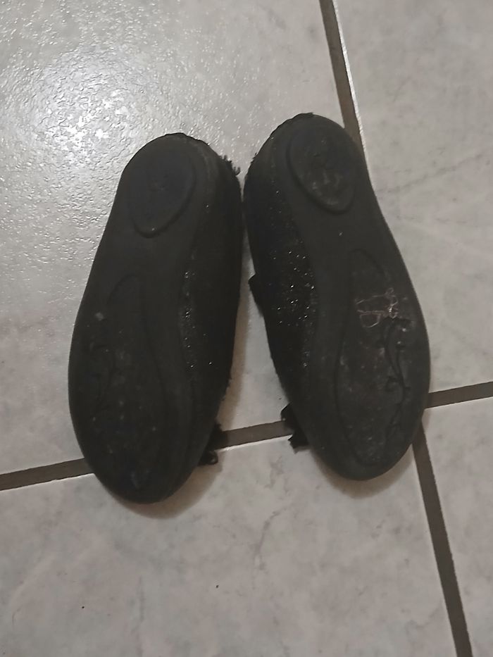 Lots de chaussures 🩰 fille - photo numéro 2