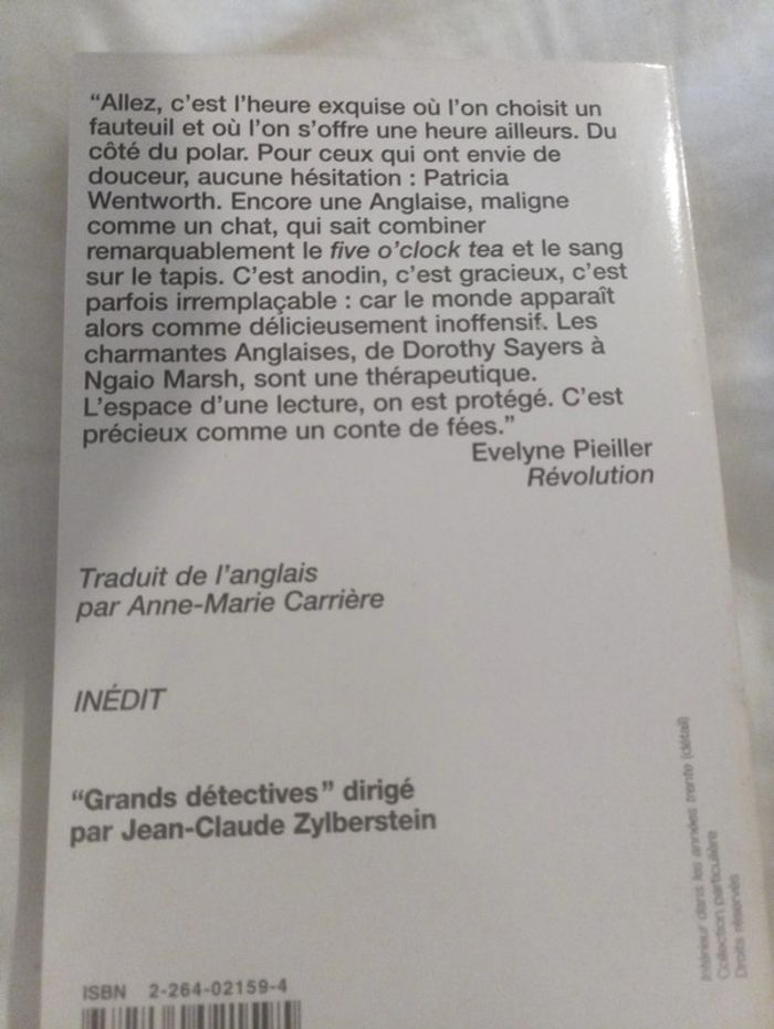 Patricia Wentworth - A travers le mur - photo numéro 3