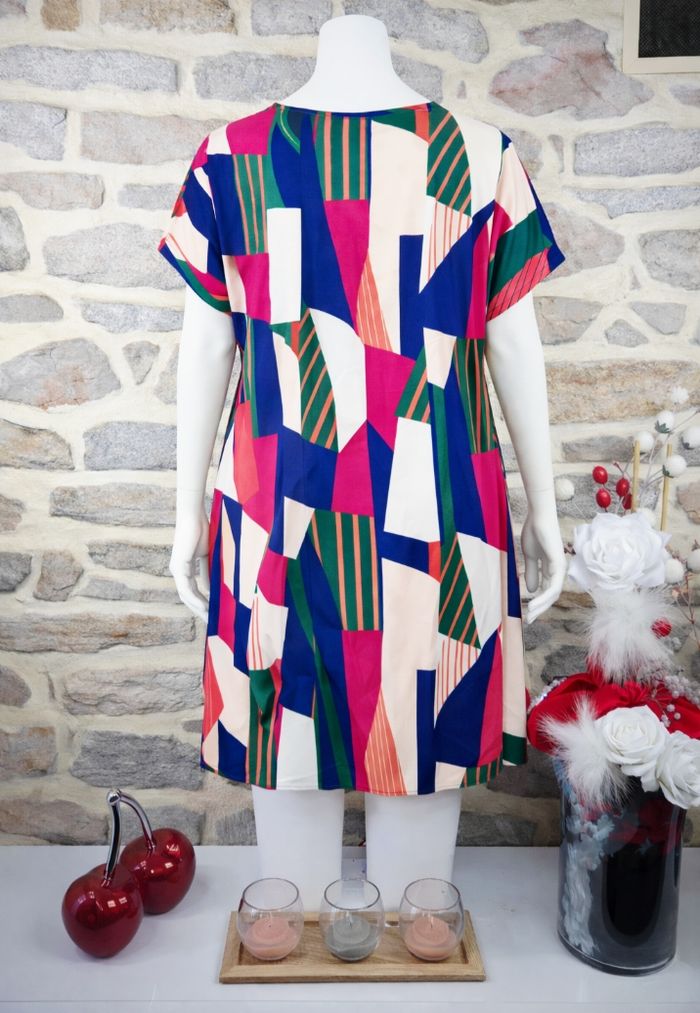 Robe kaléidoscope multicolore Femme taille 54 marque Boohoo 🌺 - photo numéro 2