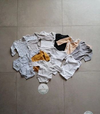 Bodies 3 mois lot de 11