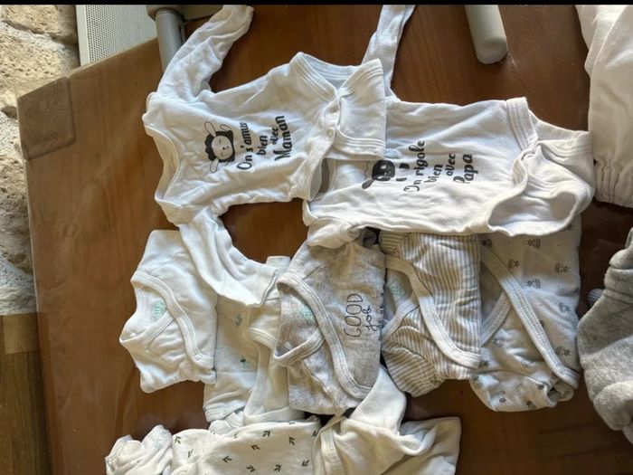 Jolie lot de 33 pièces garçon 1 mois en très bon état - photo numéro 5