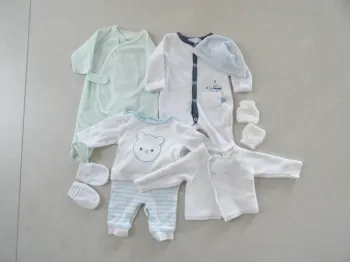 Lot naissance et 1 mois bébé garçon