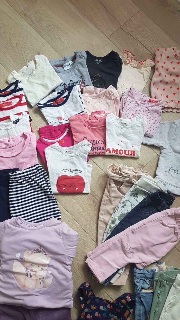 Lot vetements bébé fille 9 mois ( 62 pièces ) - photo numéro 4