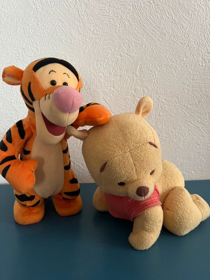 Tigrou et Winnie peluches interactives