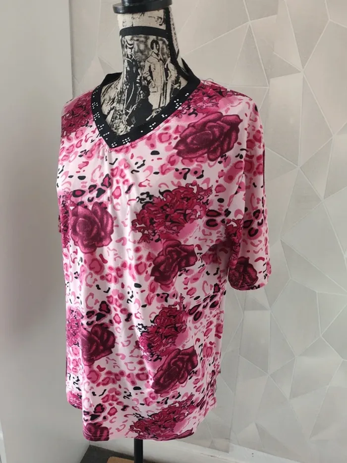 T shirt a fleurs - photo numéro 2