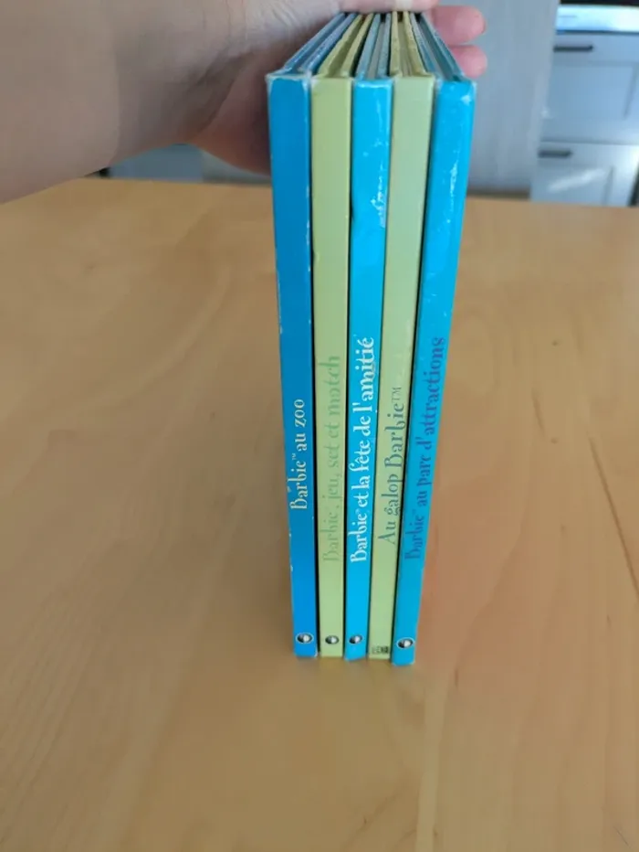 Lot de 5 livres Barbie édition Atlas de 2004 - photo numéro 3