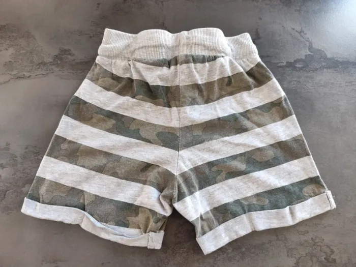 Short tissaia imprimé militaire 4 ans - photo numéro 4