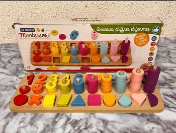 Anneaux des chiffres et des lettres  Montessori