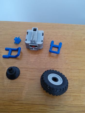 Pièces détachées de Playmobil 6877 Policière avec gyropode