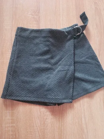 Jupe culotte 8 ans Très bon etat