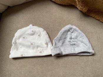 2 bonnets naissance