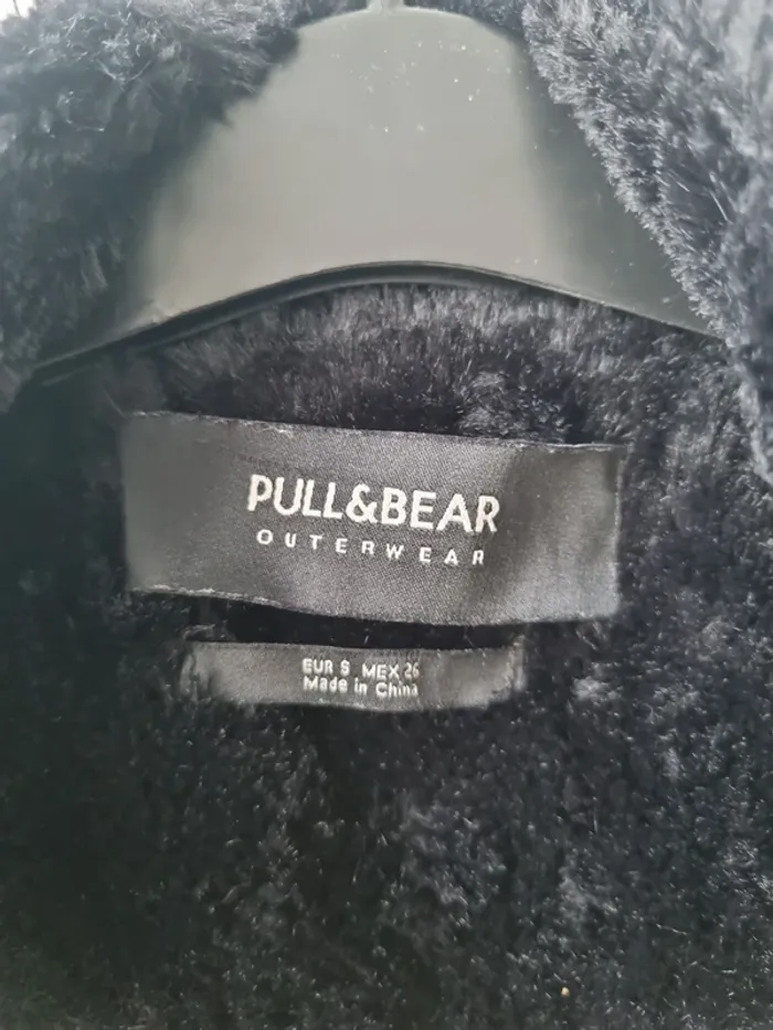 veste fourrure noire pull and bear - photo numéro 5