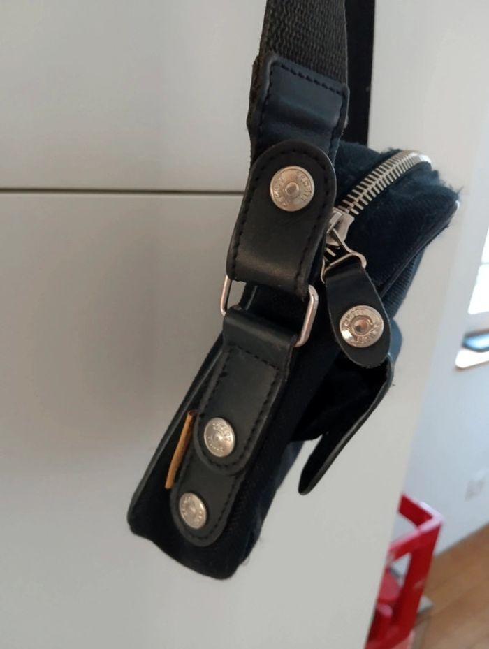 Sac bandoulière en tissus détails cuir  
De la gamme perfecto by Schott - photo numéro 6