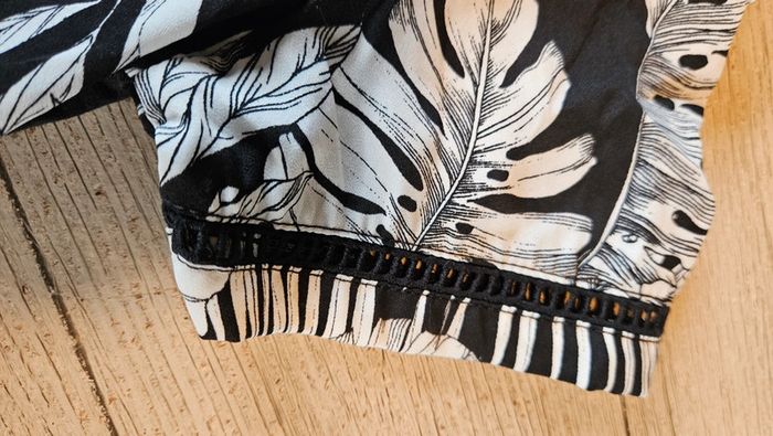 Blouse noire à dessin blanc, manches coirtes, broderie, Camaïeu, taille XS, neuve - photo numéro 6