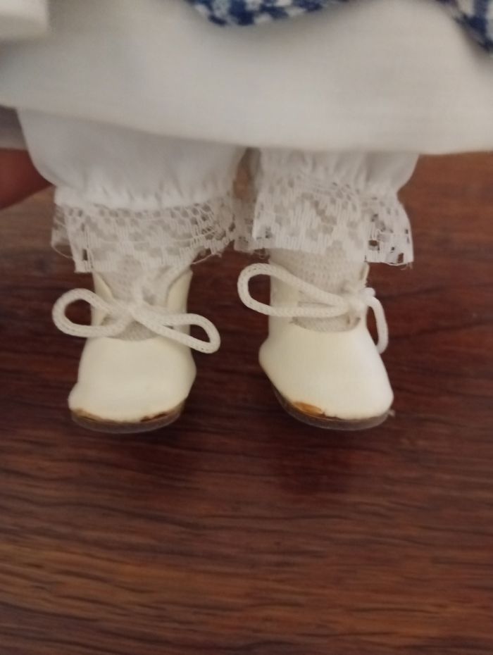 Poupée de collection tête en porcelaine - photo numéro 6