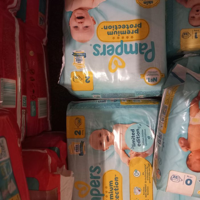 Lot pampers taille 0 et taille 1 et taille 2 - photo numéro 5