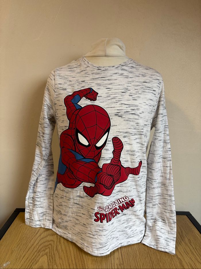 T shirt ML garçon taille 134