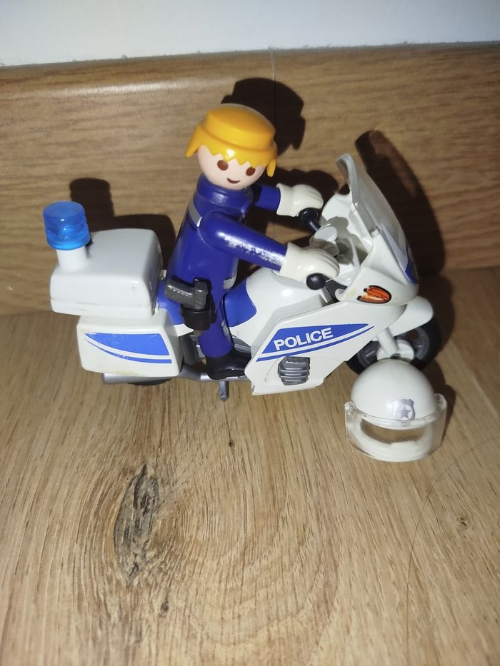 Moto de police Playmobil - photo numéro 3