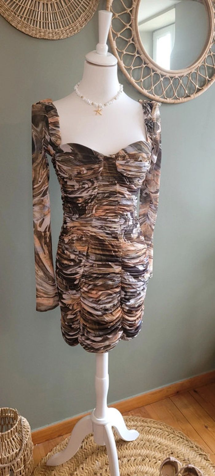 Magnifique robe Zara Taille S Parfait état - photo numéro 3
