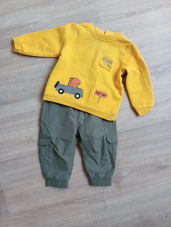 Ensemble pull et pantalon 12 mois