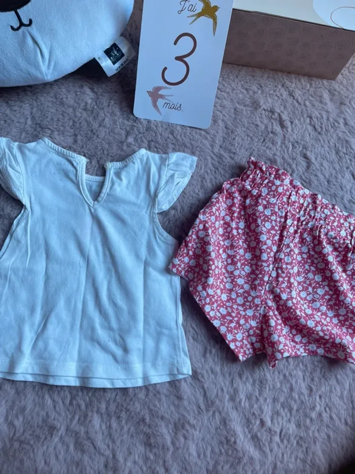 Jolie ensemble short et tee shirt 3m - photo numéro 4