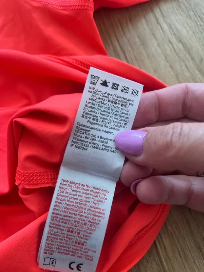 Tee shirt anti uv rose fluo décathlon olaian 12 ans très bon état - photo numéro 5