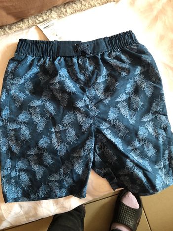Short de bain neuf 6 ans