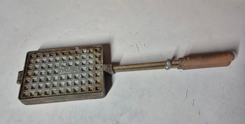 Gaufrier ancien fonte batirex poignées bois plaques quadrillées vintage