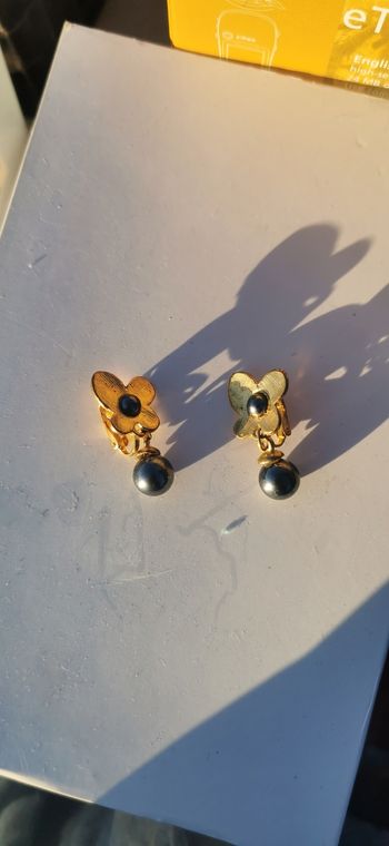Boucle d'oreille